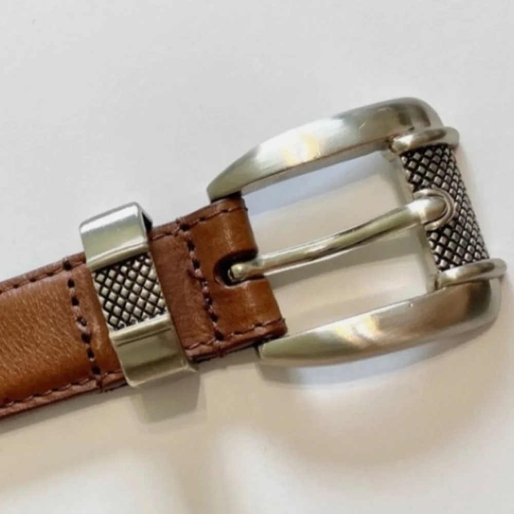 Izod Man Brown Leather 80s-Themed Golf Club Silver Hardware Belt. Size 40.